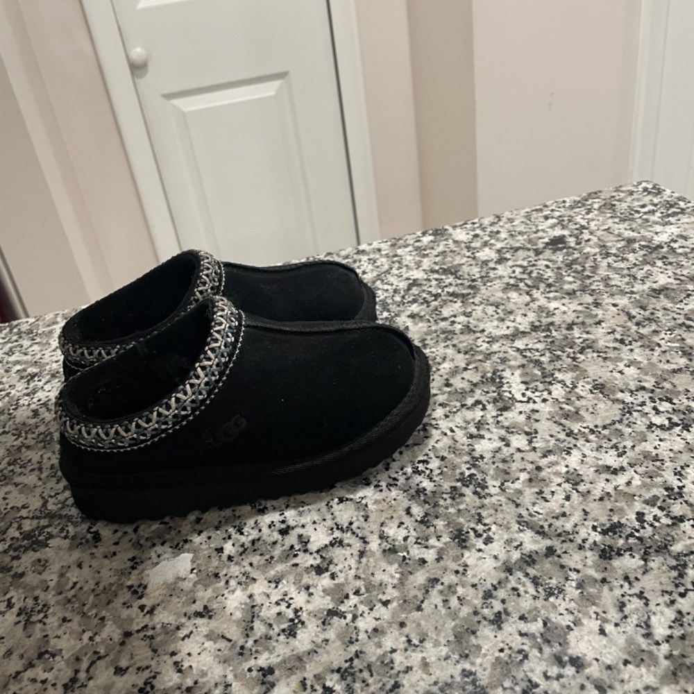 Ugg Slides - Picture 4 of 4